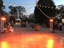 installations parquet extérieur pour piste de danse dans le Pays Basque