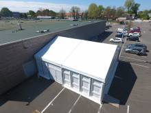 Chapiteau 10 m² parfaitement intégré au batiment existant